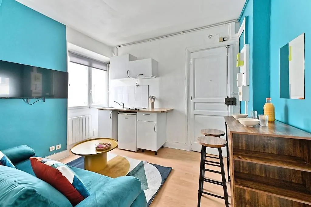 Appartement Cosy Et Colore Au Coeur De Paris Apartment