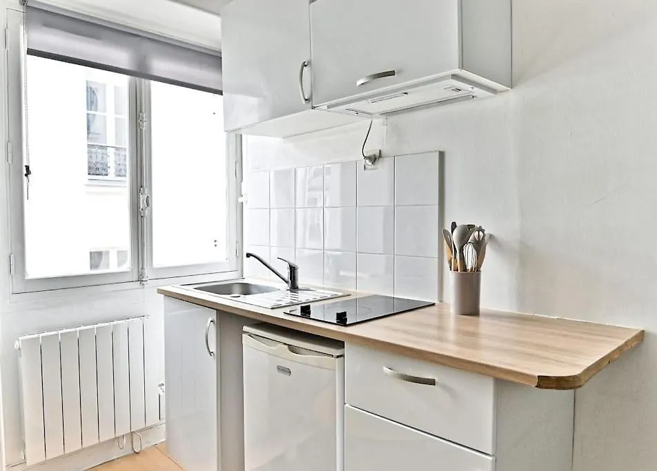 Apartment Appartement Cosy Et Colore Au Coeur De Paris